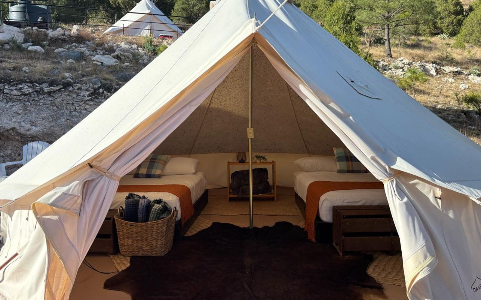 Glamping + Hike Familiar