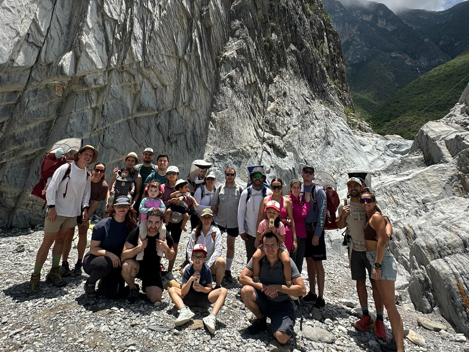 Hike + Picnic Familiar - La Huasteca galería 6
